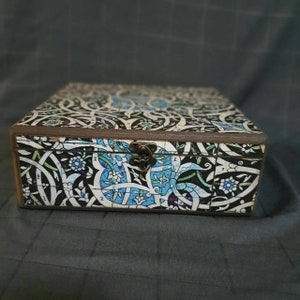 Tea Bag Storage Box With Delicate Traditional Art For Classy Kitchens