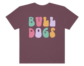 Bulldogs Retro Comfort kleuren Unisex T-shirt | Game Day School Geest Tees | Maten S - 4X Plus | Veel kleurkeuzes | Voetbalseizoen