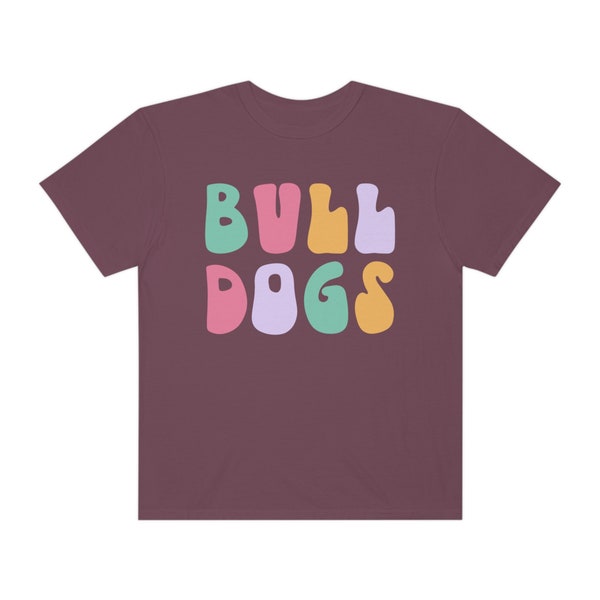 -shirt unisexe Bulldogs Retro Comfort Colors | T-shirts esprit d'école Game Day | Tailles S - 4X Plus | Beaucoup de choix de couleurs | Saison de football