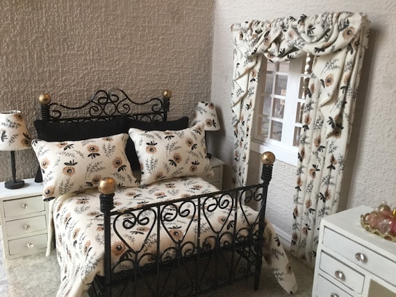 Puppenhaus Weiß Creme Doppel Bettwäsche Set 1:12 Schlafzimmer Zubehör Puppenhaus Weiß Creme Doppel Bettwäsche Set 1:12 Schlafzimmer Zubehör