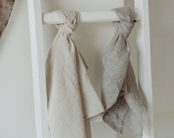 Stonewashed linnen theedoeken. Verscheidene kleuren. Natuurlijke, zachte linnen keukenhanddoek. Handgemaakte linnen handdoek. Zachte linnen handdoek.