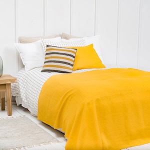 Linen throw. Linen blanket in yellow color. Linen summer throw. Natural linen bedspread. Linen bed throw. Fringed bed cover.