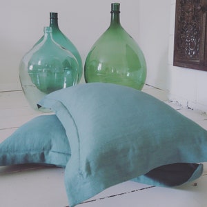 Linen Oxford style pillowcase. Pillow cover with envelope closure. Linen Oxford bedding. Many colors available.