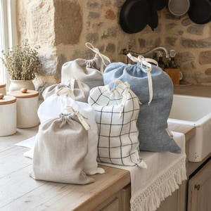 Reusable Linen Bread Bag – Striped, Eco-Friendly, Sustainable Kitchen Accessory