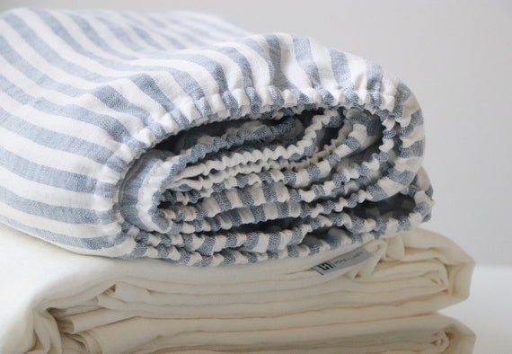 Gestreiftes Leinen Spannbettlaken, Weiss und Blau, Stonewashed Bio Leinen Bettlaken, Naturleinen Bettwäsche