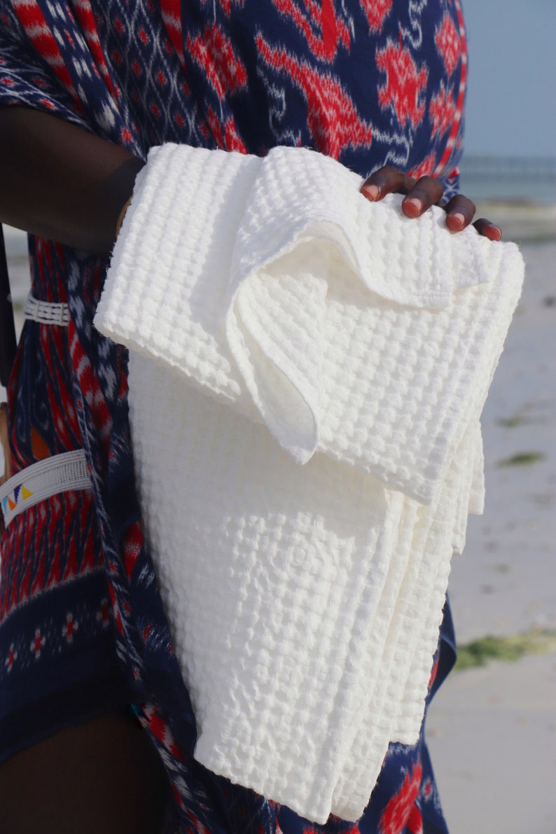 Bath towel. Linen towel SET in waffle. White linen towel. Face, hand, body towels. Absorbent bath sauna, beach towel. Gift for her. image 3