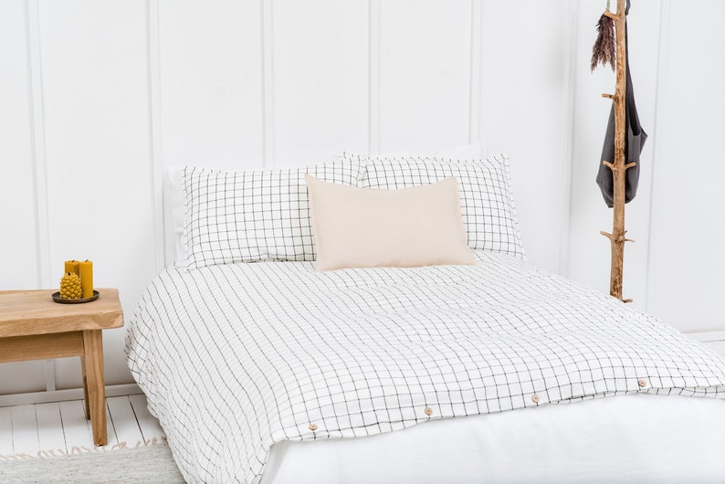 Linen bedding set in white-black checks patters duvet cover 2 pillowcases. Queen linen bedding. King linen quilt. image 2