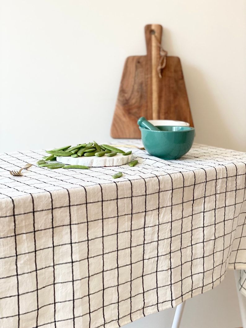 Table cloth. Linen tablecloth. Rectangular, custom, round tablec Table cloth. Linen tablecloth. Rectangular, custom, round tablec