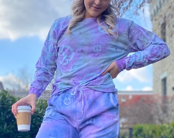 Peace sign tee, hippie peace sign tee, tie dye shirt, tie dye tee shirt, custom tie dye, peace tee shirt, peace shirt, hippie shirt, purple