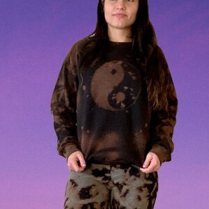 Yin yang pullover, hippie pullover, hippie sweatshirt, hippie sweats, bleach dye sweats, bleached sweatshirt, bleach dye sweatshirt, bleach