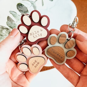 Custom Paw Print Keychain, Personalized Pet Name Keychain, Custom Dog Keychain, Cat Keychain, Pet Memorial Keychain, Pet Name Keychain