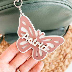 Étiquette de sac à dos papillon, Étiquette de sac en acrylique, Porte-clés avec nom personnalisé, Étiquette de sac rétro, Étiquette de boîte à lunch, Étiquette de sac à langer papillon, Porte-clés de nom en acrylique