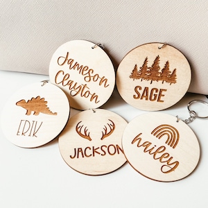 Étiquette de sac à dos en bois personnalisée, Étiquette de cartable, Étiquette de sac à langer, Étiquette nominative en bois personnalisée, Étiquette cadeau en bois, Porte-clé personnalisé, Étiquette de bagage