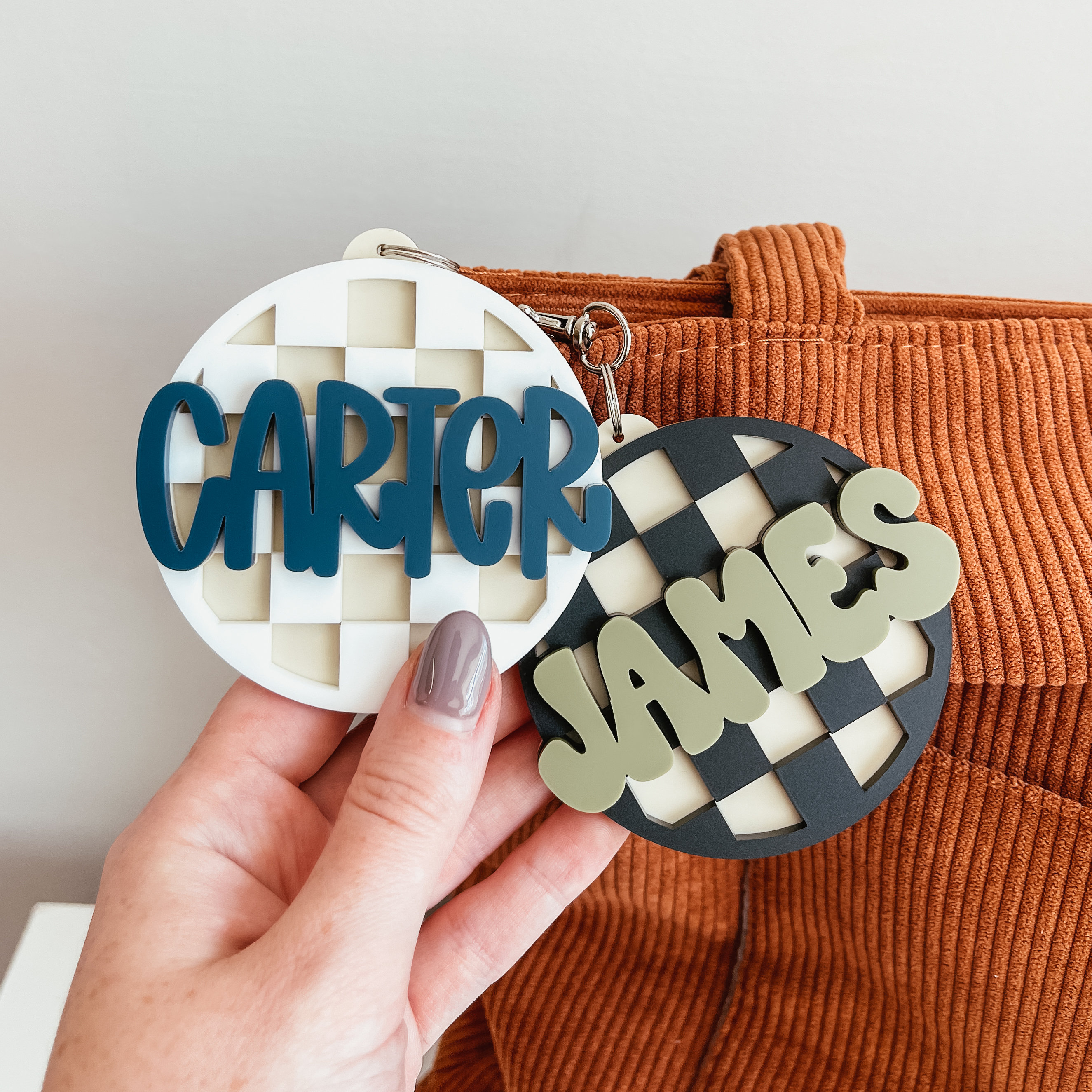 Etiqueta de mochila a cuadros, llavero con nombre para mochila, llavero con nombre en 3D, llavero con nombre personalizado, etiqueta con nombre para mochila, etiqueta para bolsa de pañales, llavero