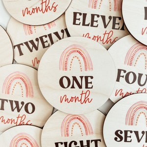 Cartes d'étape mensuelles pour bébé, ensemble d'étapes importantes pour bébé arc-en-ciel, disques en bois d'étapes mensuelles, cadeau de baby shower bohème, plaques d'étapes mensuelles