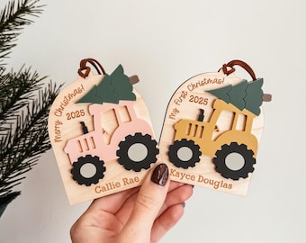 Première décoration de Noël 2026 pour bébé, décoration de Noël personnalisée pour bébé tracteur, décoration de Noël en bois personnalisée pour nouveau-né, décoration de Noël pour nouveau-né