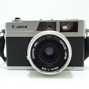 CANON CANONET 28 RANGEFINDER Point and Shoot 35mm Vintage Film Camera In Good Condition.