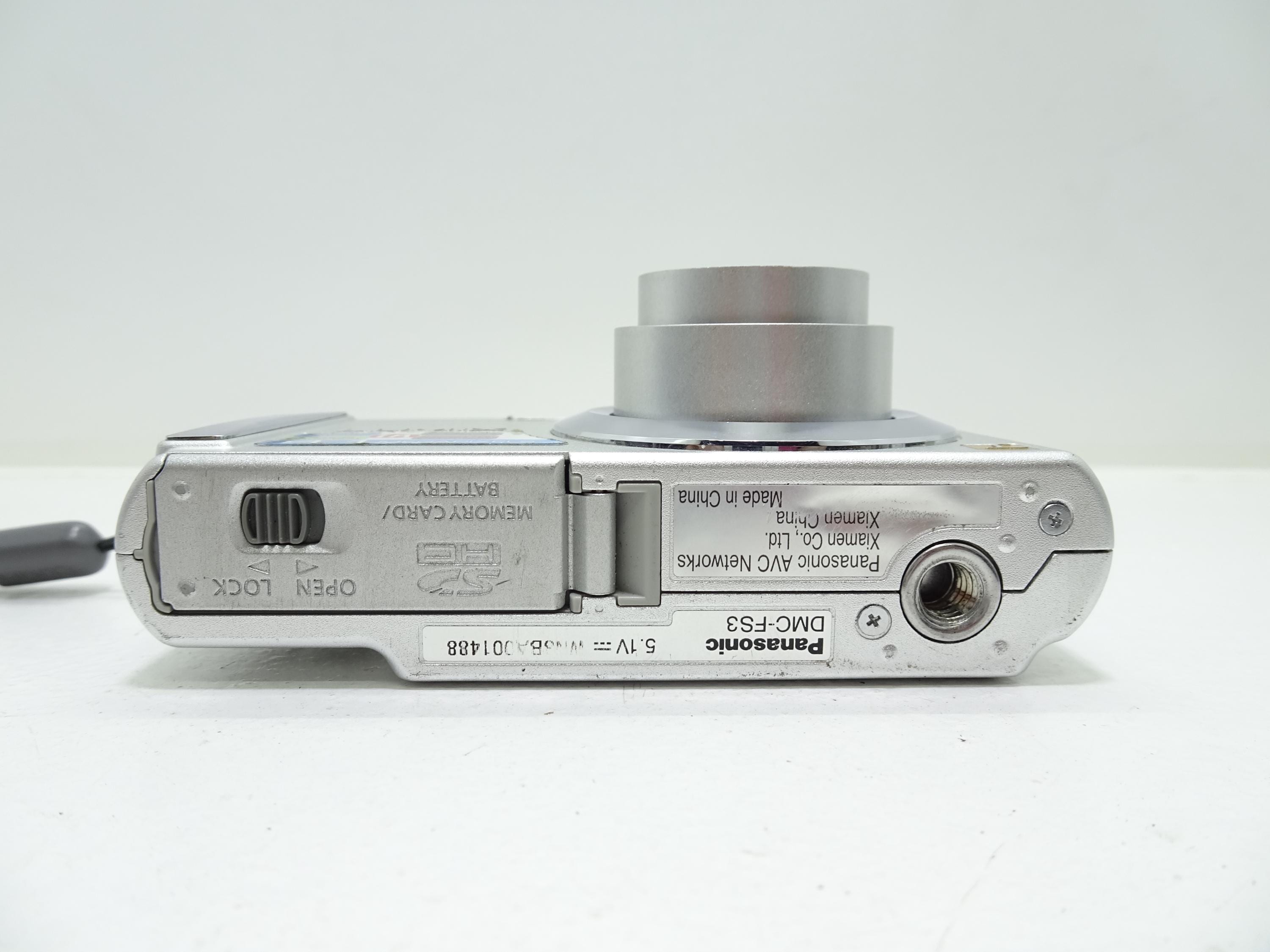 Panasonic Lumix DMC-FS3 8.1MP Digital Compact Camera - Silver With