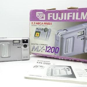 Fujifilm MX-1200 1.3MP Vintage Digital Camera with Box.