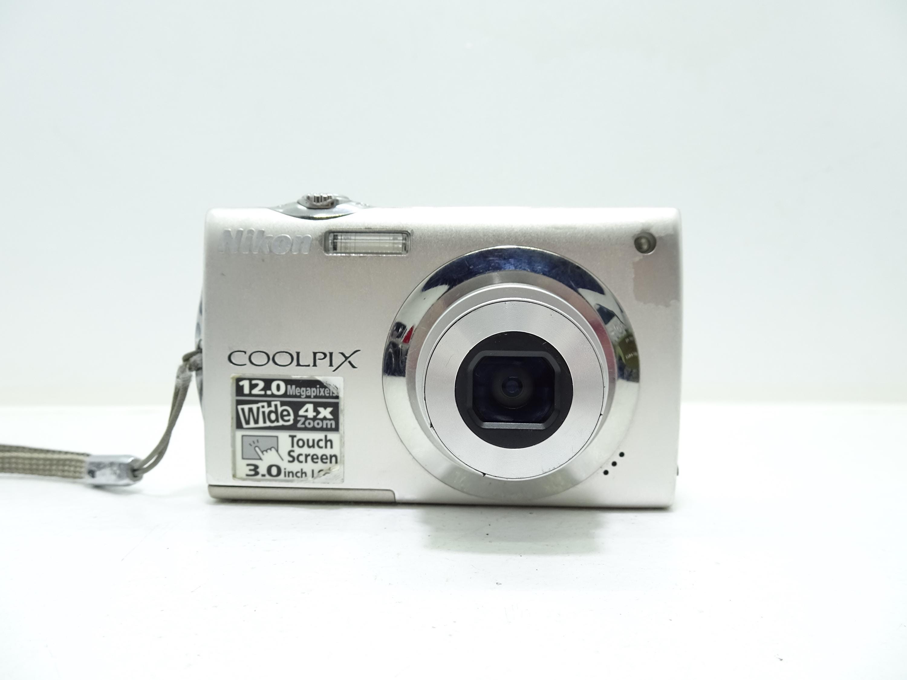 Nikon Coolpix S4000 12MP Compact Digital Camera With Battery