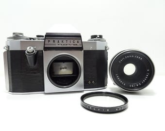 フィルムカメラ PRAKTICA PL NOVA1/ CARL ZEISS TESSAR 50 Praktica NovaフィルムカメラとCarl Zeiss Jena Tessar 50 mmレンズ
