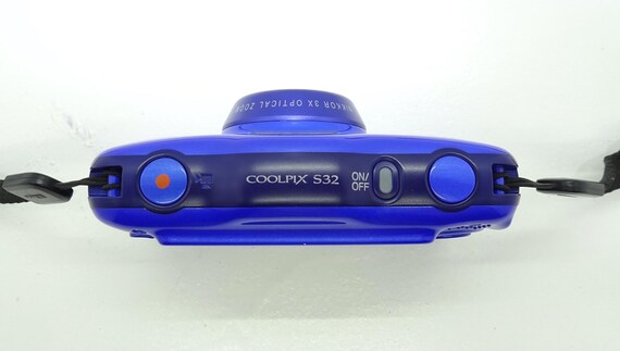 美品　Nikon　COOLPIX S32 Nikon Coolpix S32 (Blue) 13-megapixel waterproof/shockproof