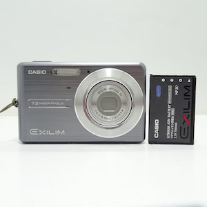 Casio Exilim EX-Z12 12.1MP Digital Camera with Battery Good Condition.