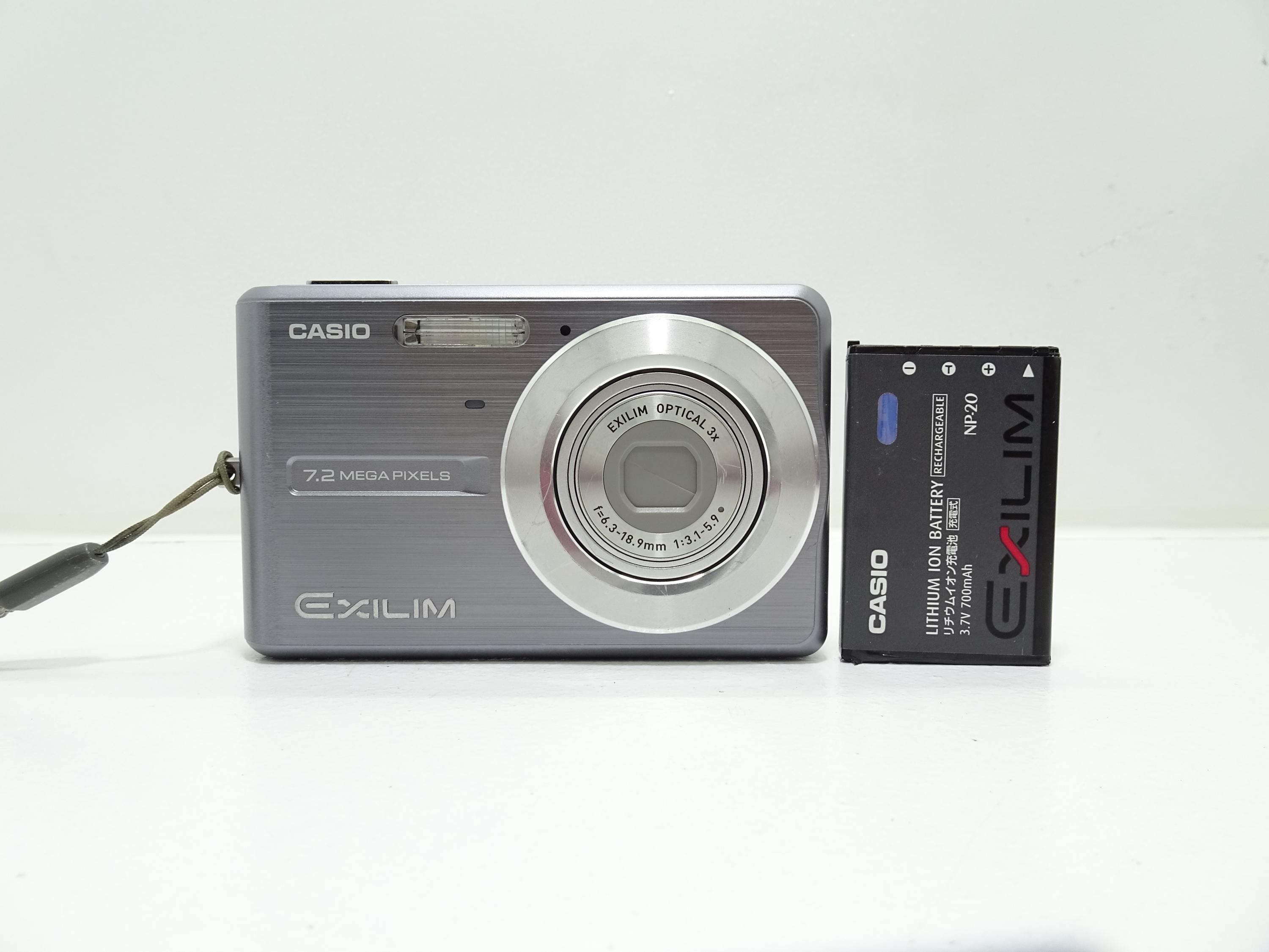 Casio Exilim EX-Z12 12.1MP Digital Camera with Battery Good Condition.