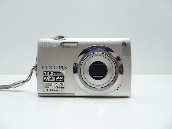 Nikon COOLPIX S4000 デジタルカメラ Amazon.com : Nikon Coolpix S4000 12 MP Digital Camera with 4x