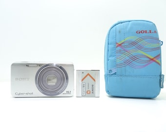 Sony Cyber-shot DSC-W50 6.0MP Digital Camera - Silver With Sony Cyber-shot DSC-W50 6.0MP Digital Camera - Silver With