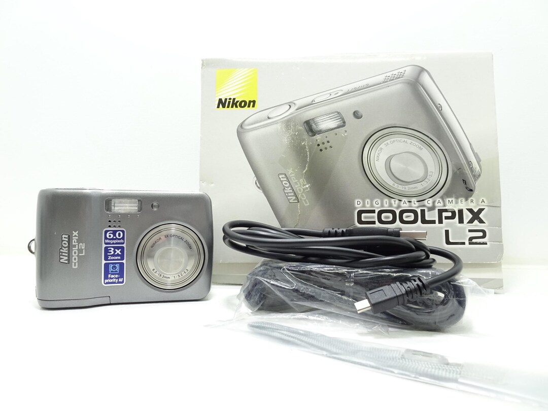 Nikon Coolpix L2 6.0MP Digital Camera Silver With Box. - Etsy