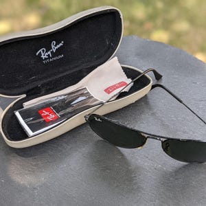 Ray-Ban RB 3025 Aviator Large Metal Sunglasses Vintage Ray Ban Sunglasses - Good Condition