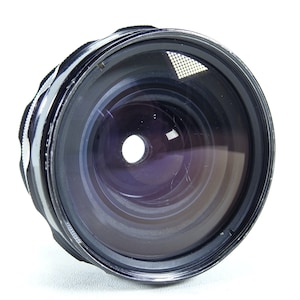 Nikon Nikkor-H Auto 28mm f/3.5 MF Non Ai Lens In Good Condition.