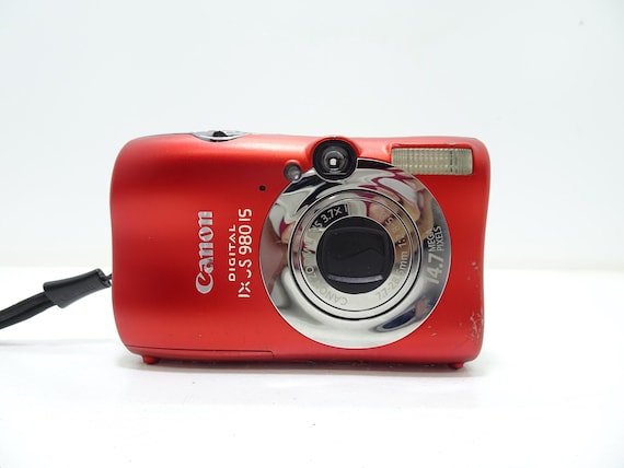 Canon Digital IXUS 980 14.7MP Digital Camera - Red With Battery