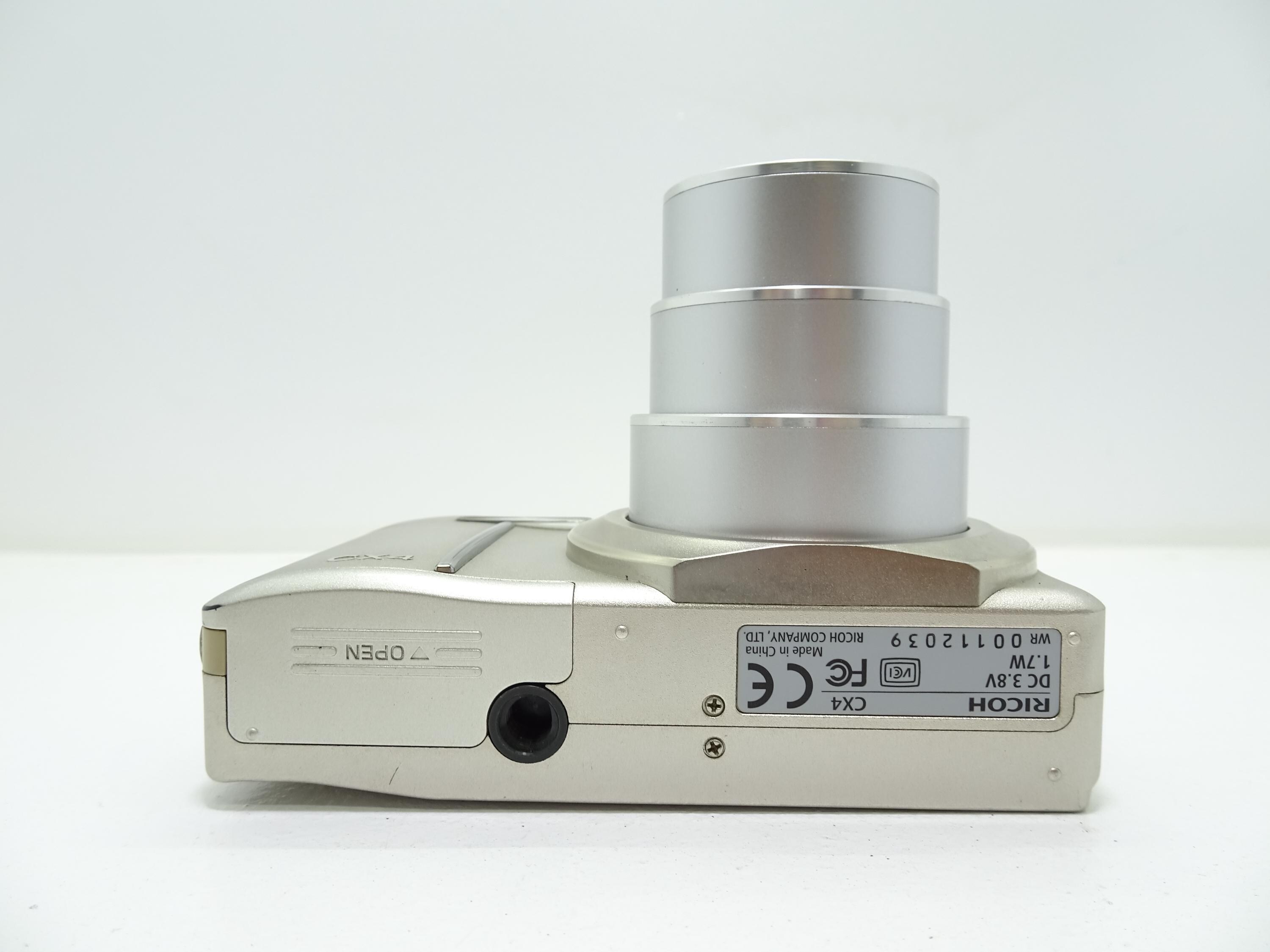 RICOH CX4 10MP デジタル コンパクト カメラ - ゴールド、バッテリーと