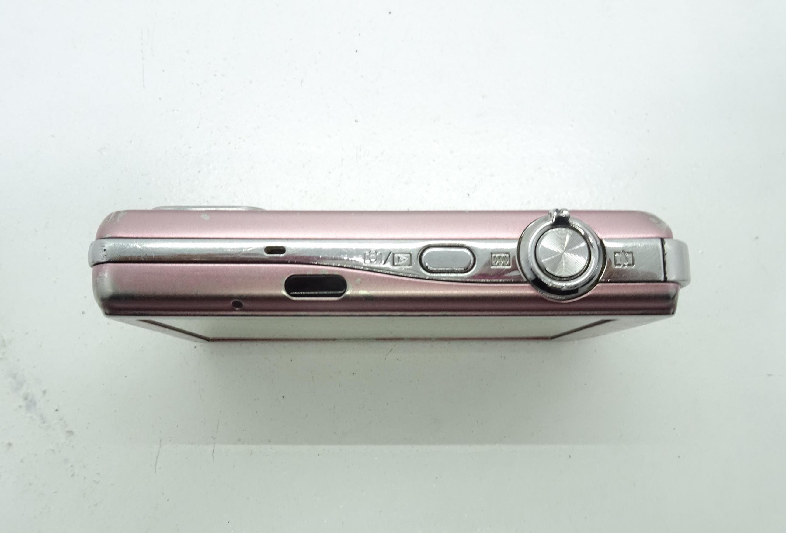 Fujifilm Finepix Z800EXR - Pink Digital Compact Camera With