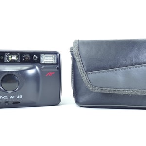 Minolta Riva AF35 35mm Point & Shoot Vintage Film Camera With Minolta Case In Good Condition.