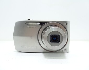 CASIO EXILIM EX-Z2000 Compact Digital Camera With Battery