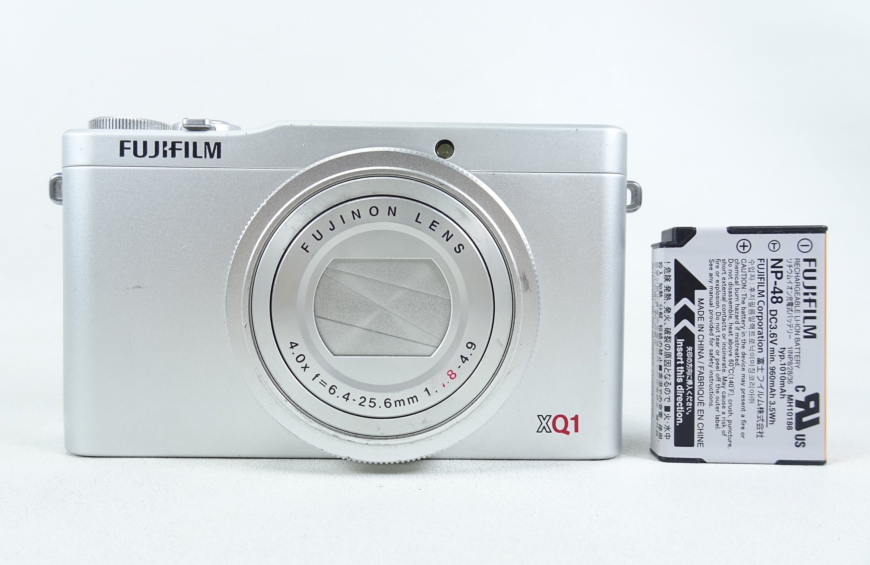 Fujifilm XQ1 シルバー コンパクトデジタルカメラ 動作確認済 81zPaIE0voL.jpg_BO30,255,255,