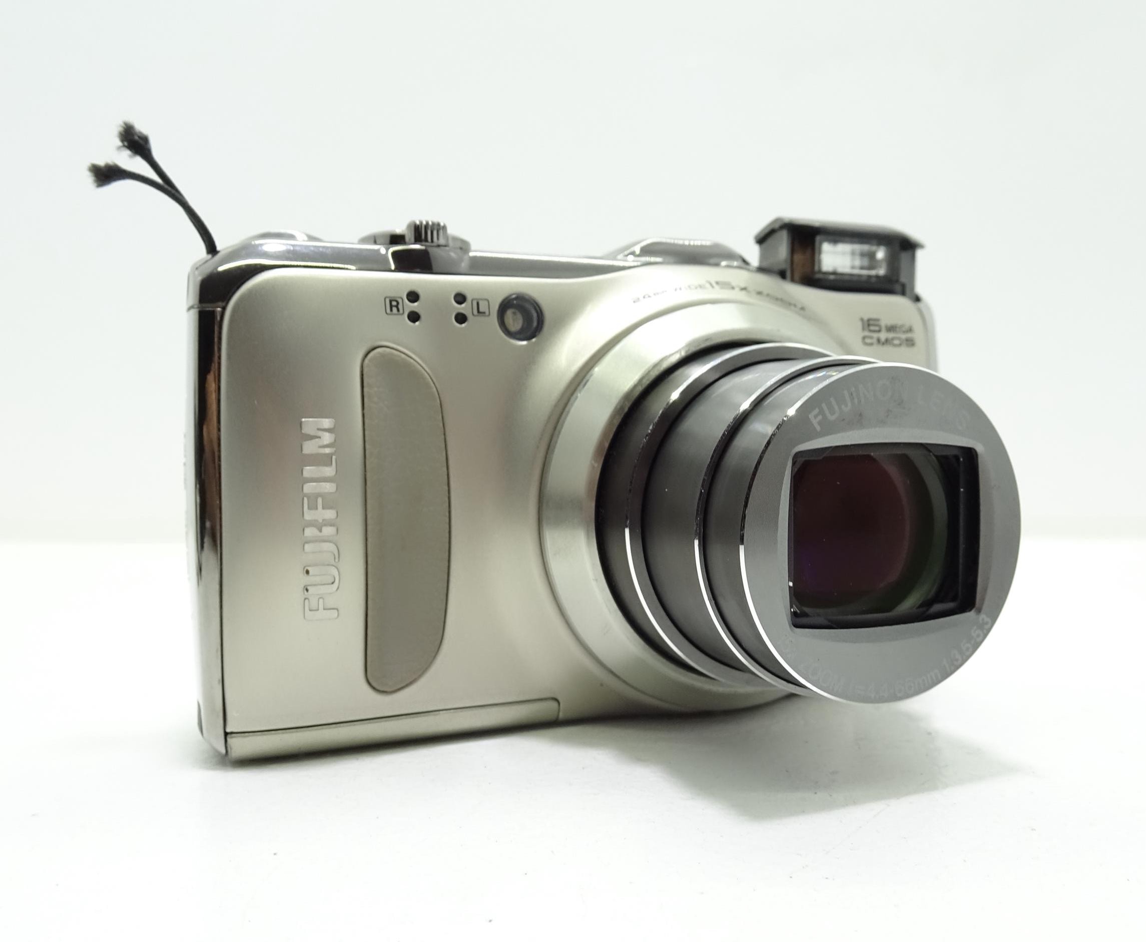Fujifilm Finepix F550 EXR 16.0MP Compact Digital Camera With