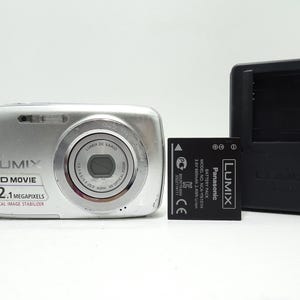 Panasonic LUMIX DMC-S1 12.1MP Digital Camera with Battery & Charger.