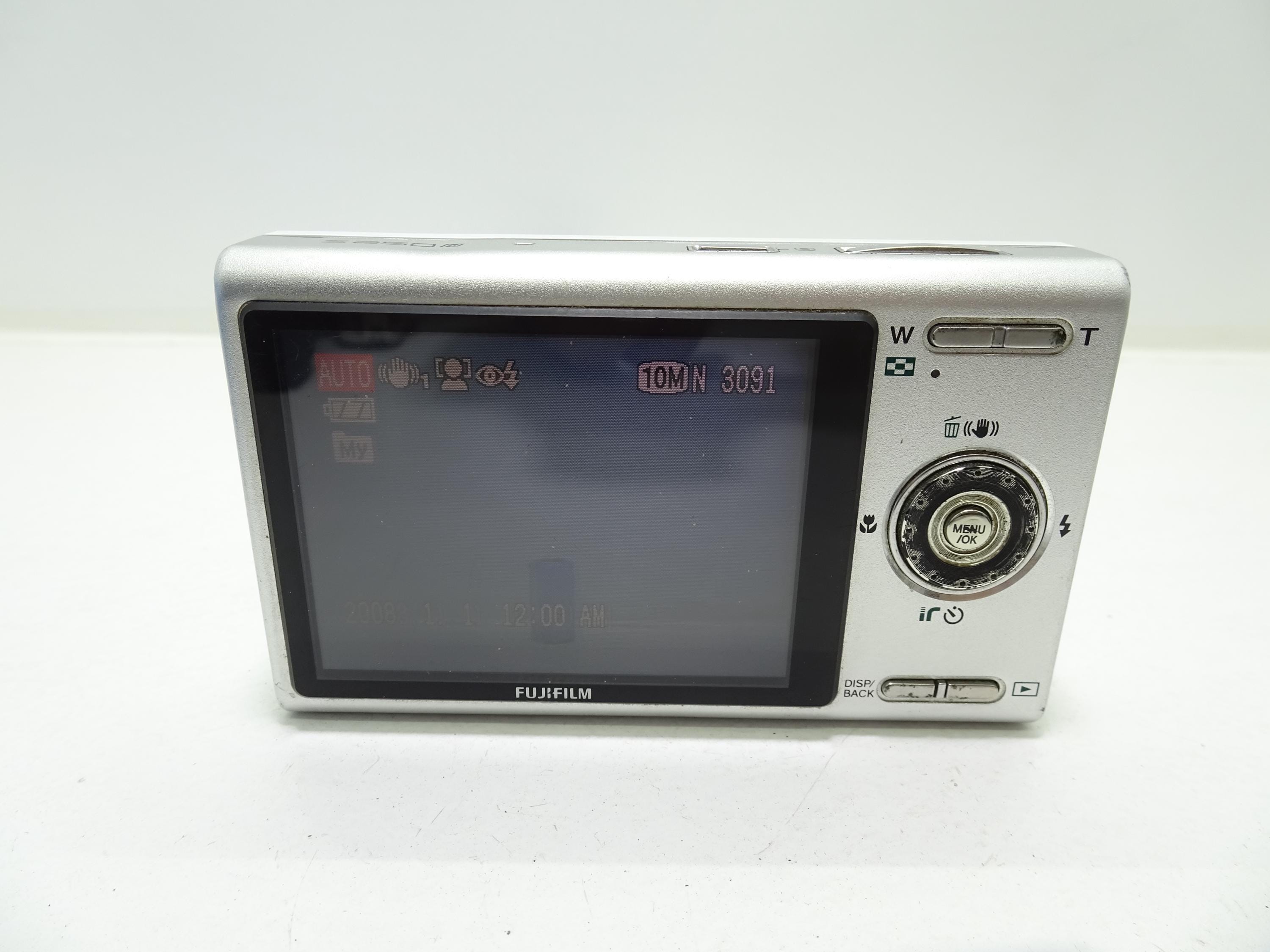 Fujifilm Finepix Z250fd Rare Porcelain White Digital Camera With