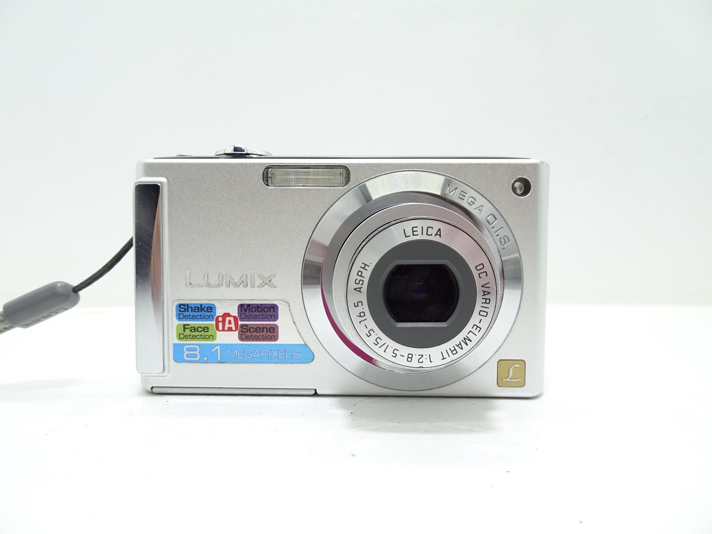 Panasonic Lumix DMC-FS3 8.1MP Digital Compact Camera - Silver With