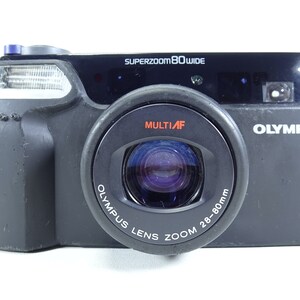 Olympus Super Zoom 80 Wide Point and Shoot Compact 35mm Vintage Film Camera In Good Condition.