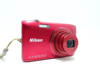 Nikon Coolpix S3500 20.0MP Digital Compact Camera - Red With