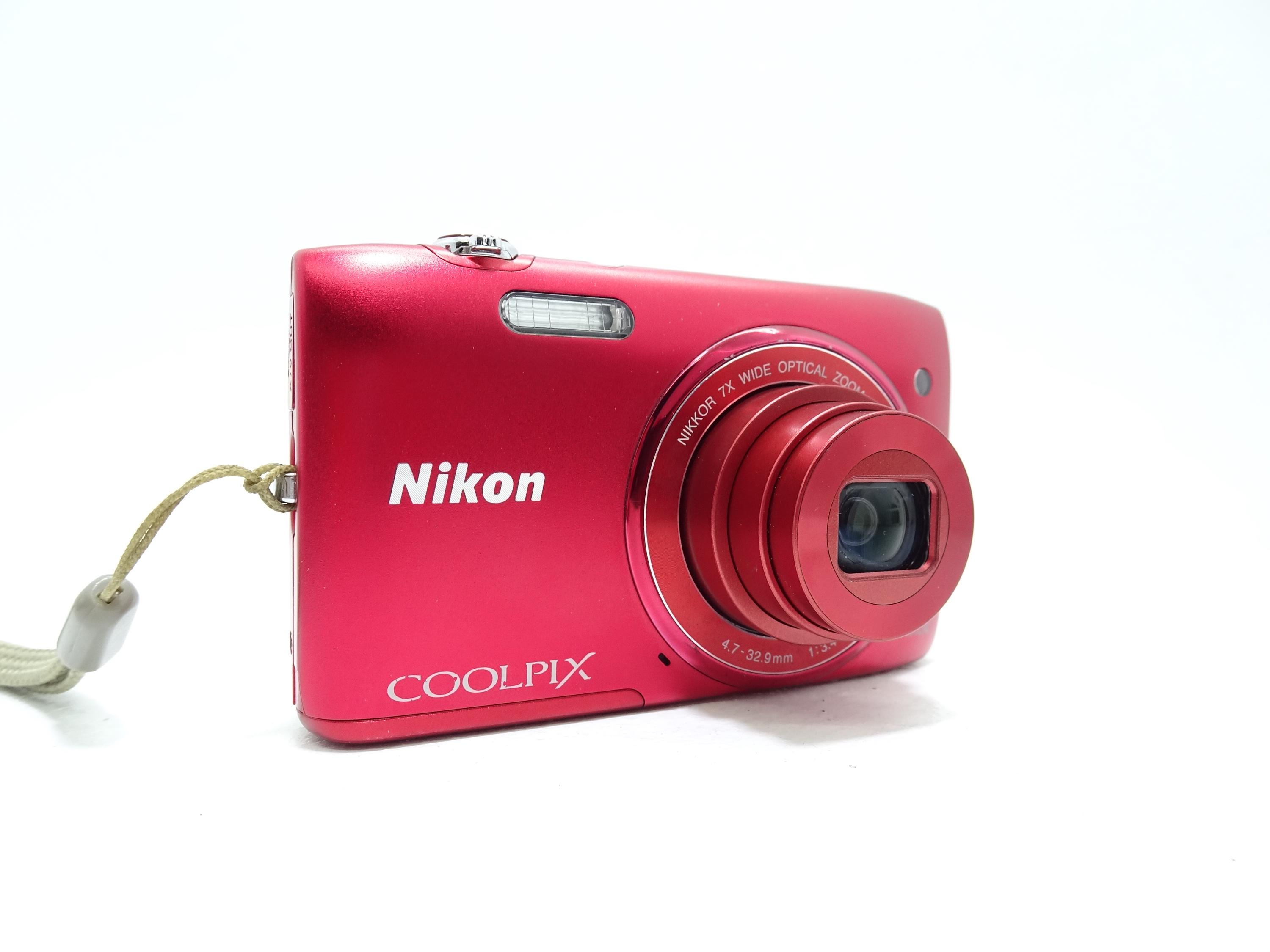 ☆美品☆ Nikon COOLPIX S3500 レッド Amazon | Nikon デジタルカメラ COOLPIX S3500 光学7倍ズーム 有効画素
