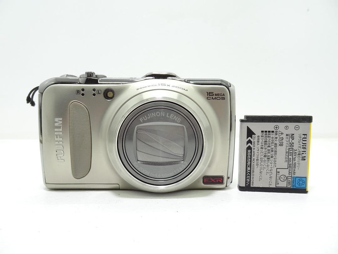 FUJIFILM FINEPIX F550EXR 本体ジャンクと付属品 Amazon | FUJIFILM デジタルカメラ FinePix F550EXR 光学15倍