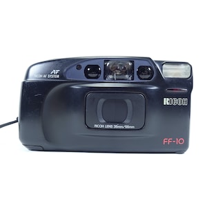 Ricoh FF-10 Zoom Macro 35mm Compact Point & Shoot Film Camera In Good Condition