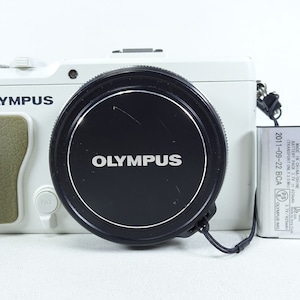 Olympus Stylus XZ-2 12.0MP Digital Camera - White Color with Battery In Excellent Condition.