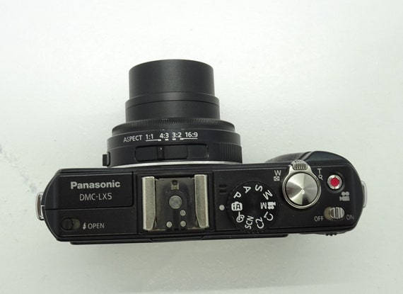 Panasonic Lumix DMC LX5 10.1MP Digital Compact Camera Boxed Panasonic Lumix DMC LX5 10.1MP Digital Compact Camera Boxed
